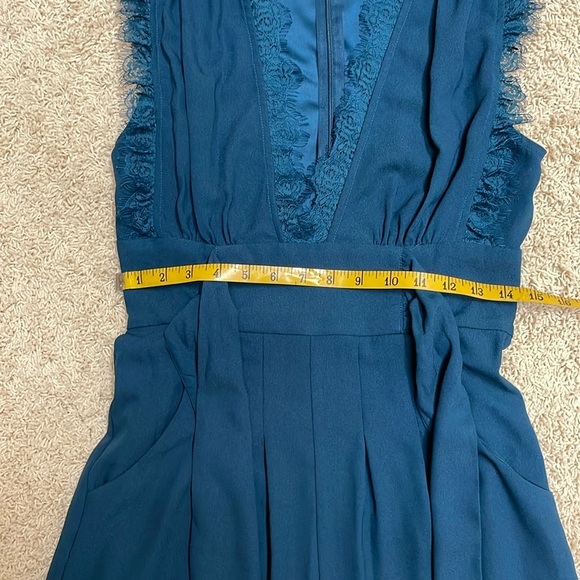 Francesca’s Teal Blue Mira Eyelash Lace Plunge Neckline Wide Leg Jumpsuit Sz XS - Picture 7 of 15